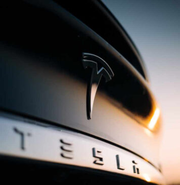 Tesla duy trì nắm giữ Bitcoin và đang ở mức 184 triệu đô