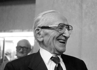 Tầm nhìn xa của FA Hayek về tiền điện tử